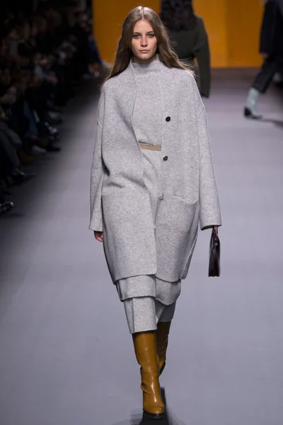 Look 13